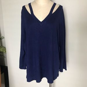 Love Scarlett v neck cutout sweater size 1x. NWT